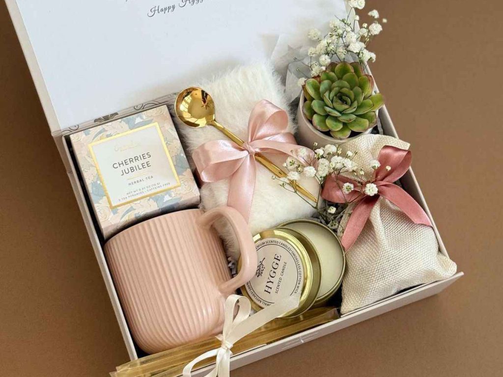 خرید پک هدیه برای روز زن