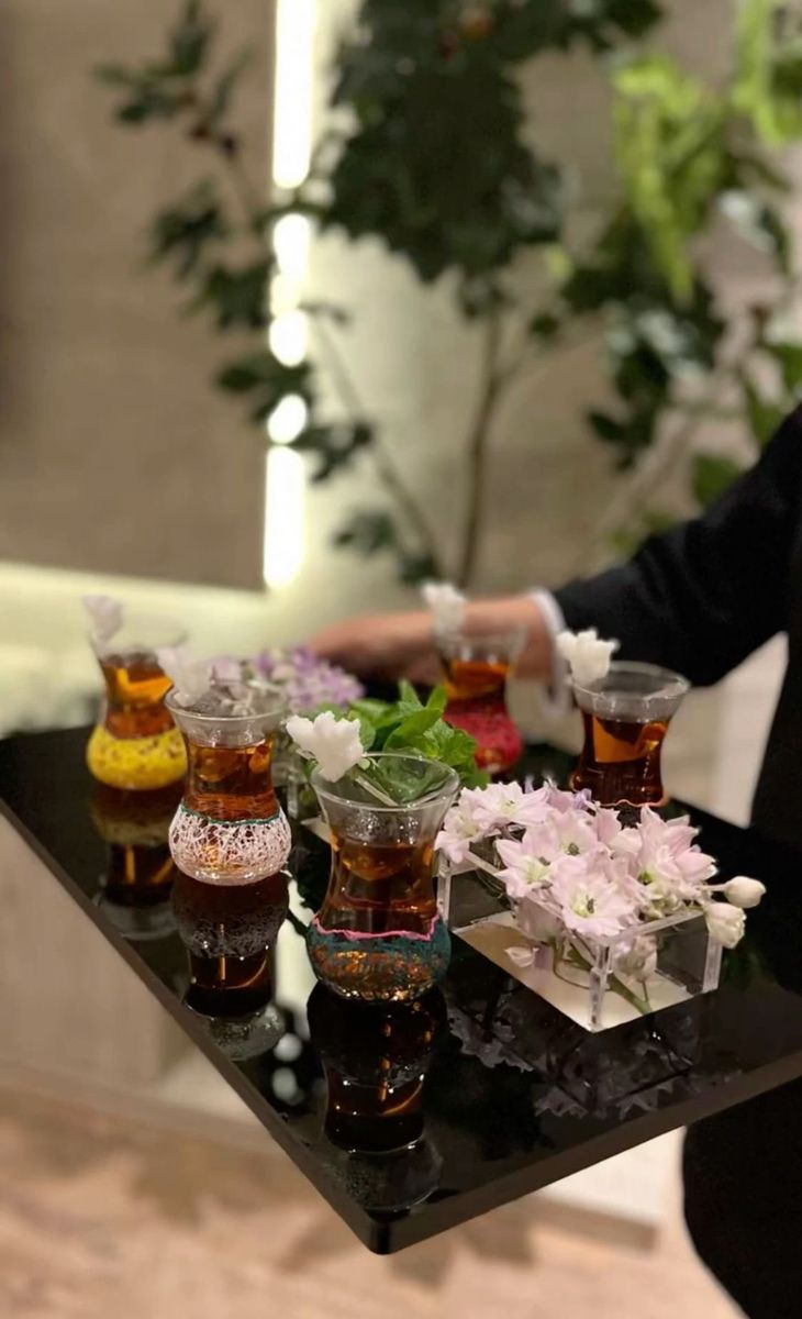 تزیین سینی چای خواستگاری با گل رنگی