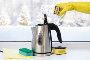 نحوه جرم‌ گیری کتری استیل با روش‌های ساده و خانگی؛ راهنمای کامل برای خانه‌ دارها