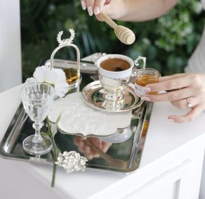 14 ایده خلاقانه برای تزیین سینی خواستگاری؛ از ساده تا فوق‌لاکچری