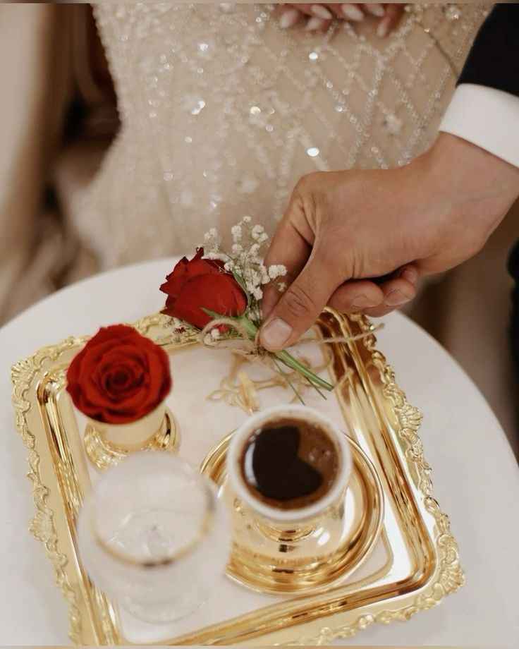 سینی چای برای خواستگاری با گل رز 